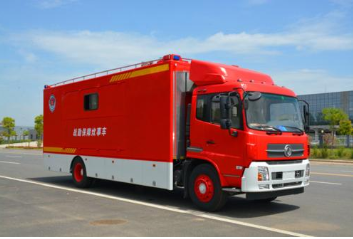 使用違章電器致宿舍著火，消防車速來救援