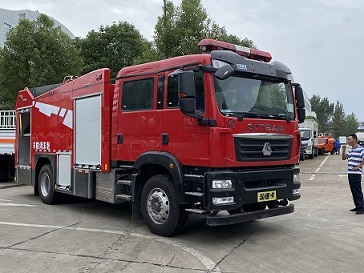 汕德卡水罐消防車 8噸 (國(guó)六)